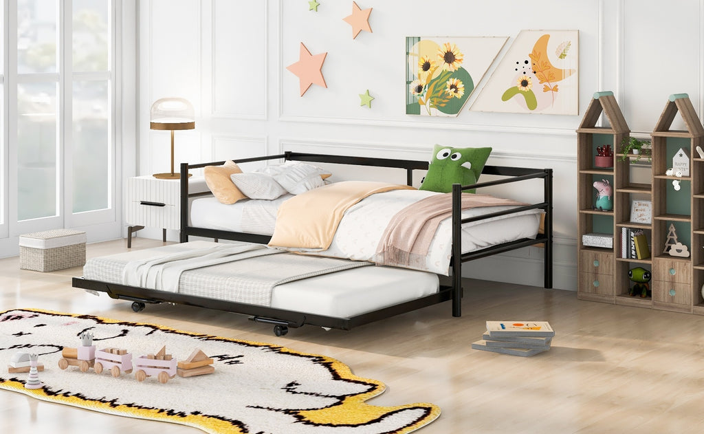 Twin Metal Daybed with Trundle